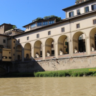 Il corridoio Vasariano ed il collegamento a Ponte Vecchio